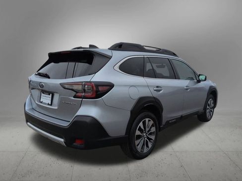 Used 2023 Subaru Outback Limited image 6