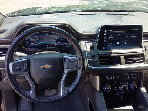 Used 2022 Chevrolet Suburban LT AWD/4WD image 11
