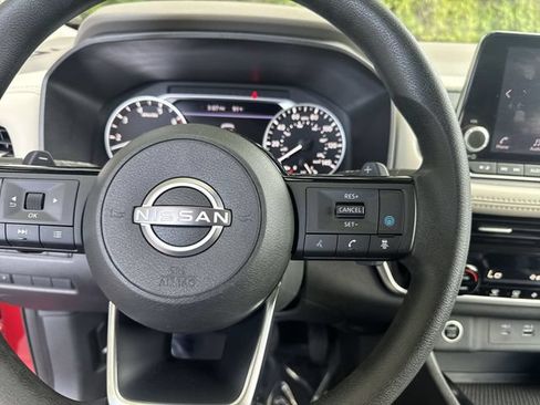 Used 2023 Nissan Rogue SV FWD image 17
