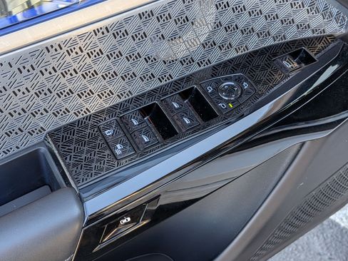 Certified 2023 BMW i7 xDrive60 image 15