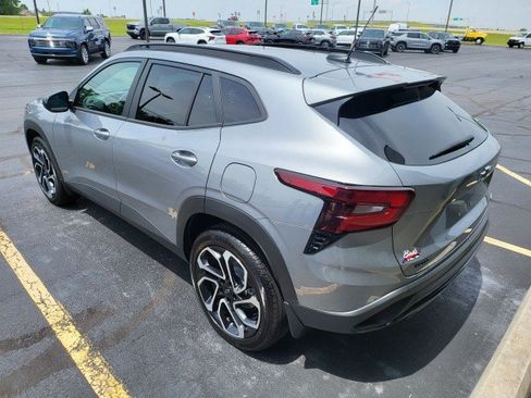 Used 2026 Chevrolet Trax RS w/ Sunroof Package FWD image 19