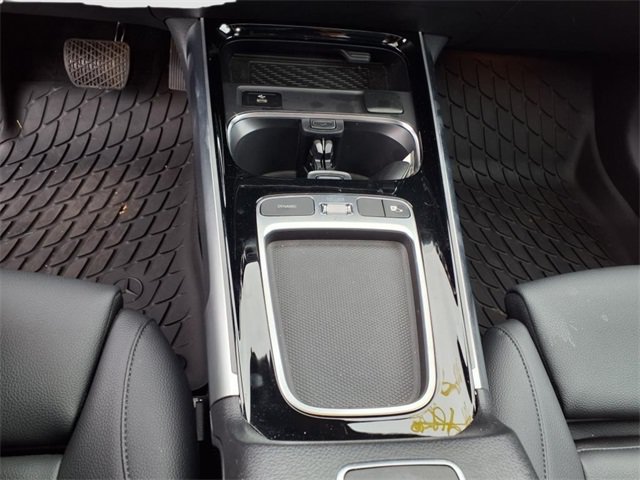 Used 2024 Mercedes-Benz GLB 250 4MATIC image 32