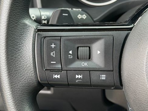 Used 2023 Nissan Rogue SV image 12