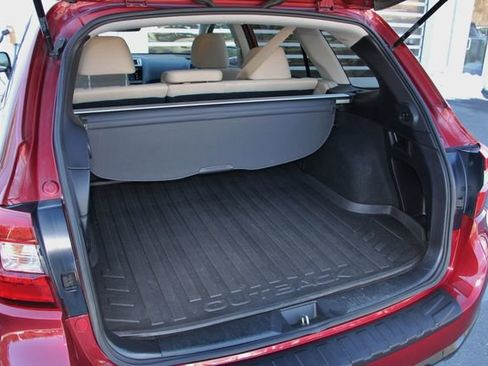 Used 2017 Subaru Outback 2.5i Premium image 28