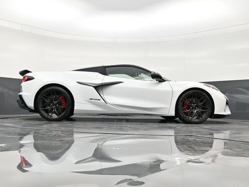 Used 2026 Chevrolet Corvette Z06 RWD image 25