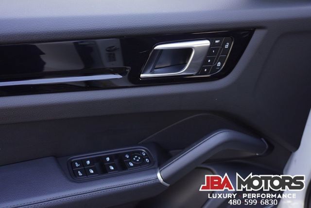 Used 2023 Porsche Cayenne AWD/4WD image 97