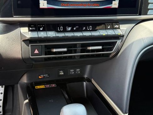 Used 2025 Toyota Camry XSE FWD image 20