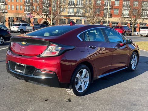 Used 2017 Chevrolet Volt LT w/ Comfort Package image 4