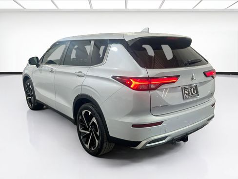 Used 2023 Mitsubishi Outlander SE FWD image 6