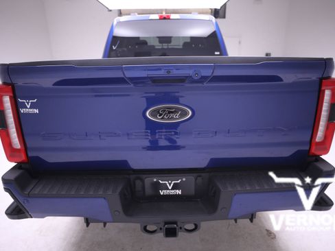 New 2026 Ford F250 Lariat w/ Black Appearance Package image 4