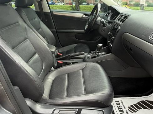 Used 2017 Volkswagen Jetta SE FWD image 11
