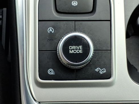 Used 2023 Ford Explorer Platinum w/ Technology Package AWD/4WD image 21