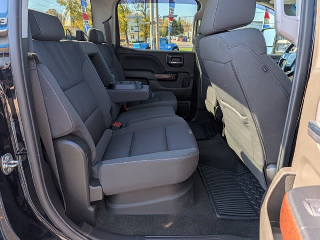 Used 2018 GMC Sierra 1500 SLE w/ SLE Value Package AWD/4WD image 17