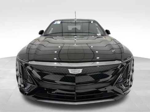 Used 2025 Cadillac Lyriq Sport image 8
