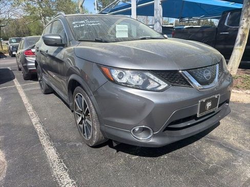 Used 2018 Nissan Rogue Sport SL w/ SL Premium Package image 2