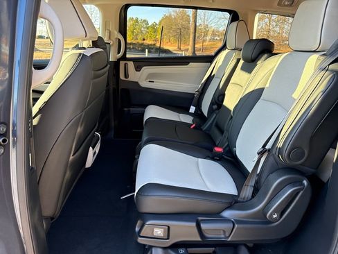 New 2026 Honda Odyssey Elite image 24
