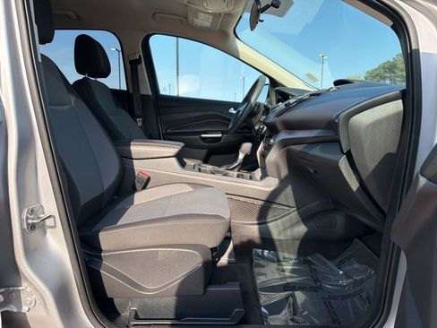 Used 2017 Ford Escape SE image 32