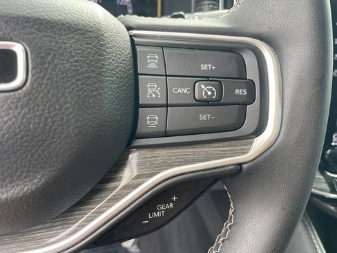 Used 2022 Jeep Wagoneer Series II AWD/4WD image 33