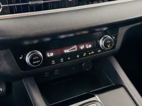 Used 2024 Mitsubishi Outlander SE AWD/4WD image 19