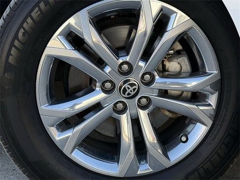 Used 2023 Toyota Sienna XSE w/ XSE Plus Package image 10