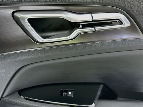 Used 2025 Kia Sportage EX FWD image 29