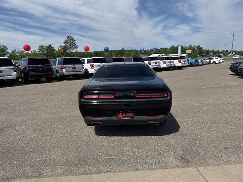 Used 2015 Dodge Challenger SXT RWD image 8