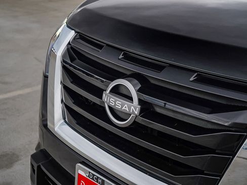 Used 2024 Nissan Pathfinder SV w/ SV Premium Package image 10