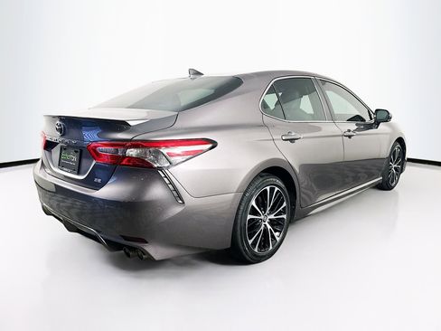 Used 2019 Toyota Camry SE w/ Convenience Package image 9