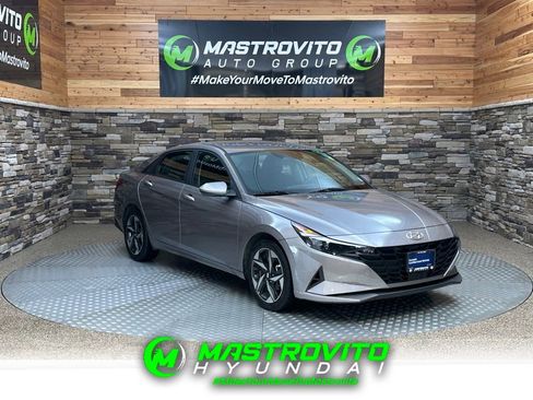 Used 2023 Hyundai Elantra SEL w/ Convenience Package image 1