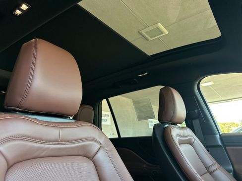 New 2026 Lincoln Aviator Reserve w/ Illumination Package RWD image 17