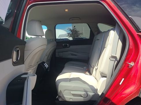 Used 2023 Kia Sorento S AWD/4WD image 25