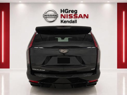 Used 2022 Cadillac Escalade Sport Platinum AWD/4WD image 6