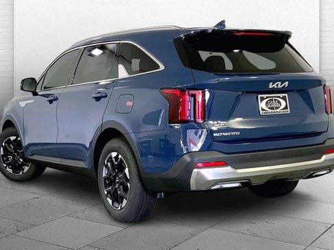 New 2025 Kia Sorento S FWD image 3
