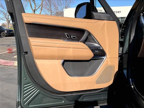 New 2026 Land Rover Range Rover Long Wheelbase SE image 24