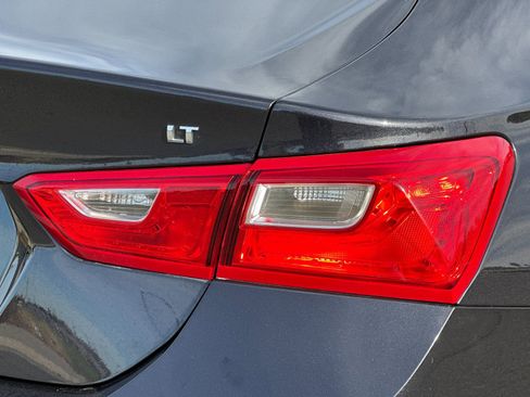 Used 2023 Chevrolet Malibu LT image 32