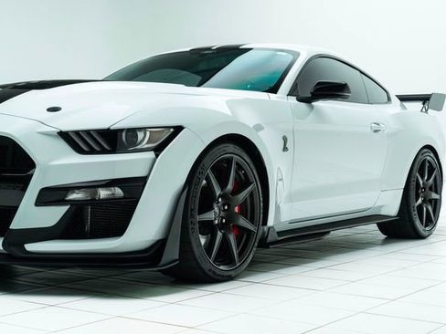 Used 2021 Ford Mustang Shelby GT500 w/ Carbon Fiber Track Pack image 10