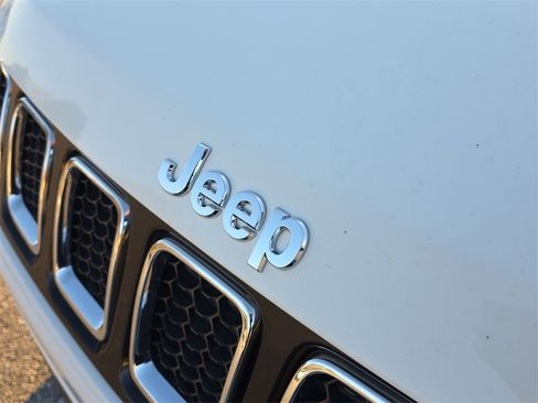 Used 2021 Jeep Compass Limited image 28