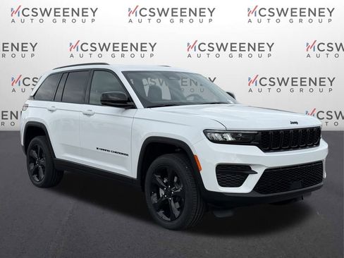 New 2025 Jeep Grand Cherokee Altitude RWD image 7