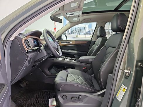 New 2026 Volkswagen Atlas SE FWD image 17