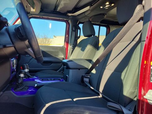 Used 2021 Jeep Wrangler Unlimited Sport image 15