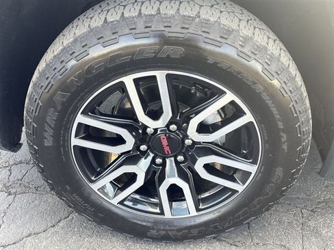 Used 2024 GMC Sierra 1500 AT4 w/ Technology Package image 33