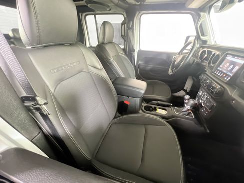 Used 2023 Jeep Gladiator Sport image 27