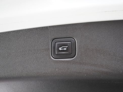 Used 2022 Chevrolet Blazer LT w/ Sound & Technology Package AWD/4WD image 11