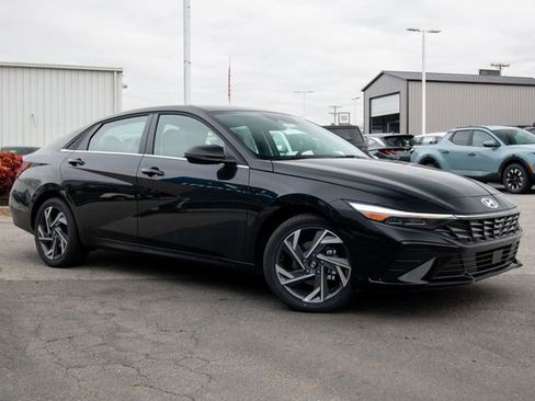 New 2026 Hyundai Elantra Limited image 2