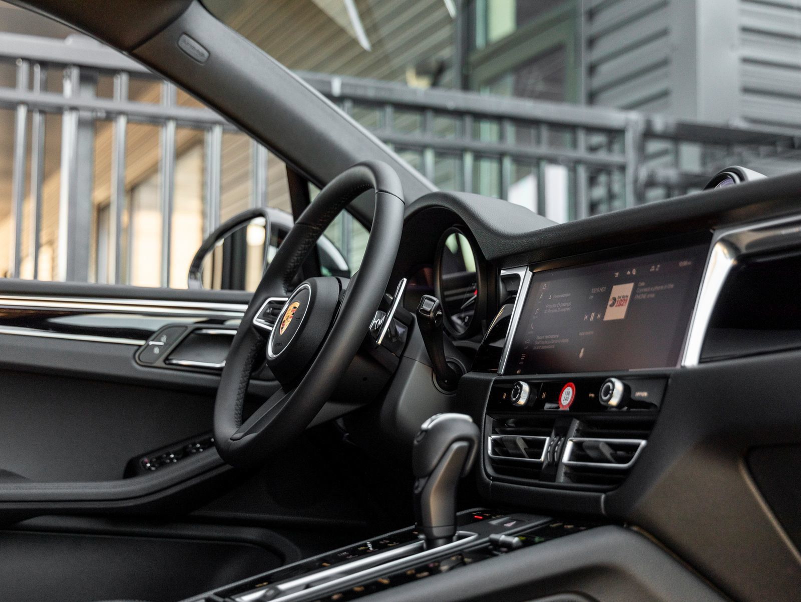 Certified 2026 Porsche Macan AWD/4WD image 47