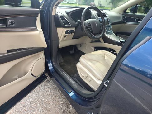 Used 2017 Lincoln MKX Reserve w/ Lincoln MKX Climate Package FWD image 20