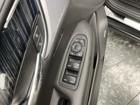 Used 2024 Cadillac XT6 Premium Luxury w/ Technology Package AWD/4WD image 9