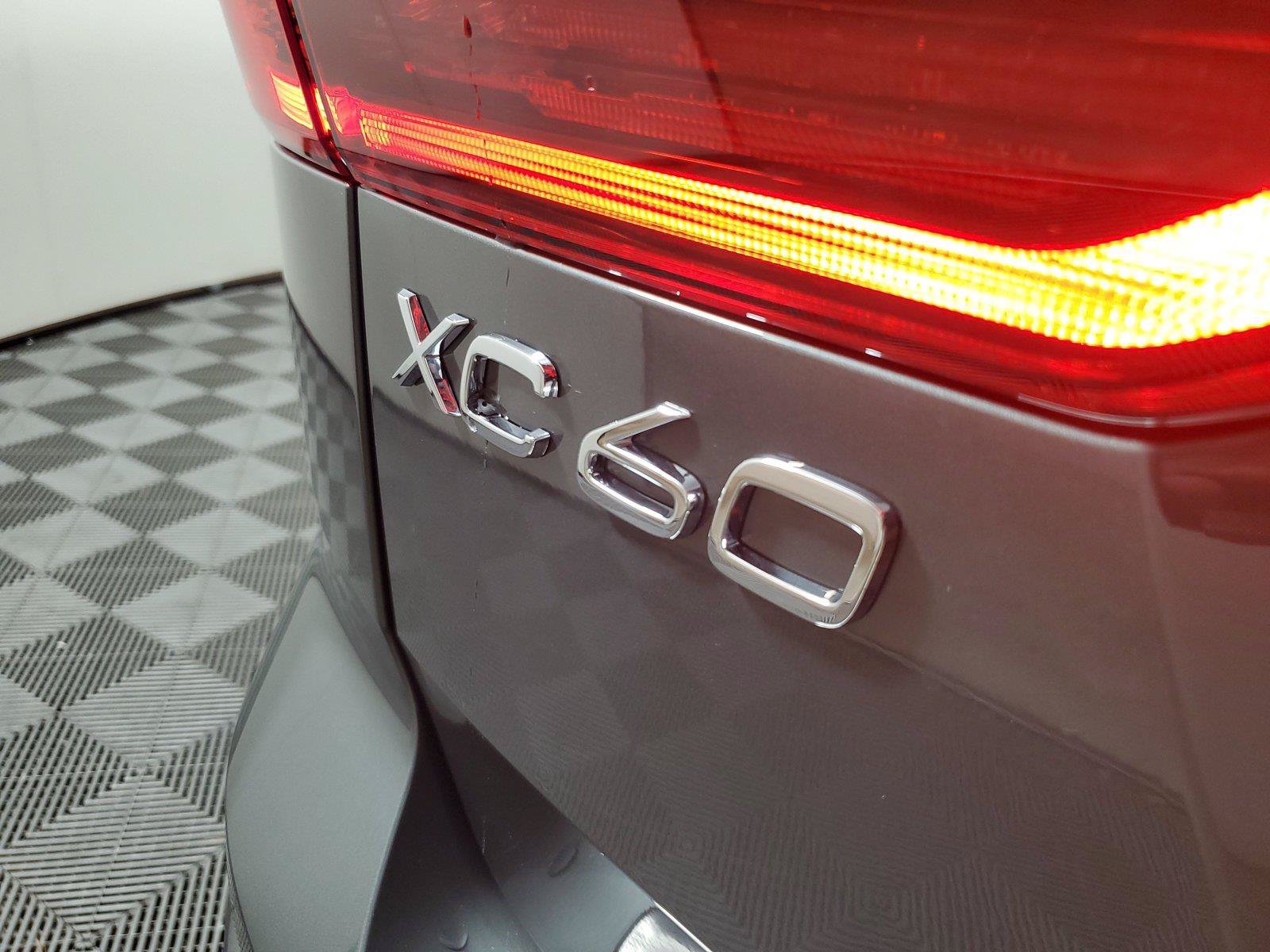 New 2027 Volvo XC60 B5 Core AWD/4WD image 8