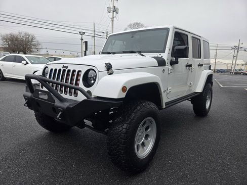 Used 2015 Jeep Wrangler Unlimited Sahara image 7