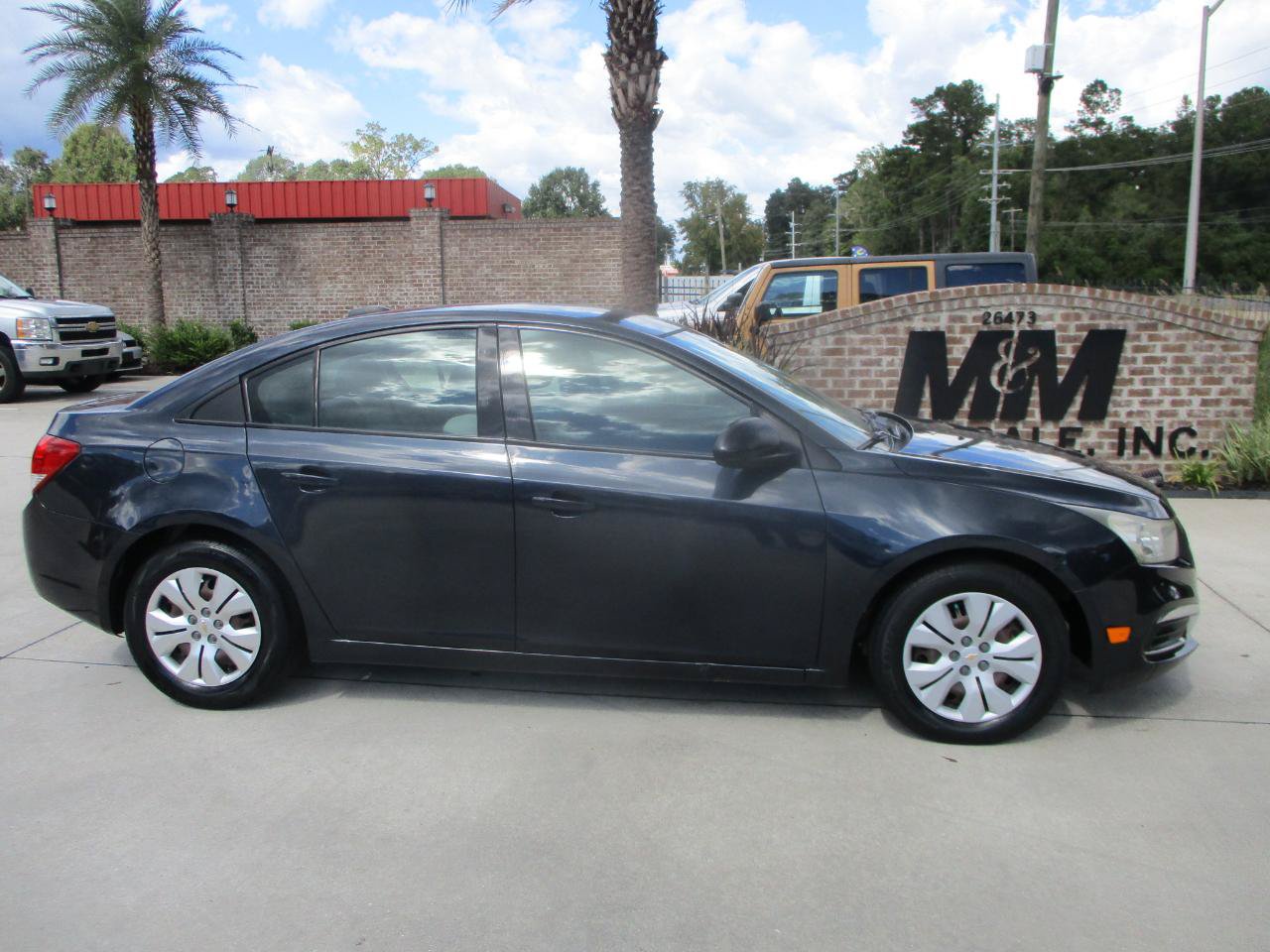 Used 2015 Chevrolet Cruze LS FWD image 16